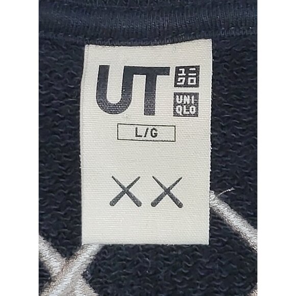 Uniqlo X KAWS Crewneck "Companion Hug" - Picture 5 of 8